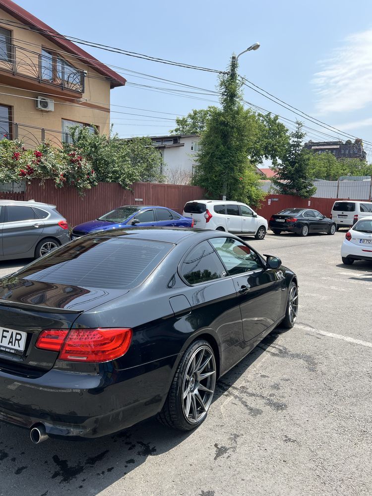BMW seria 3 E92 LCI 320d - look 335 (Pe Firma)