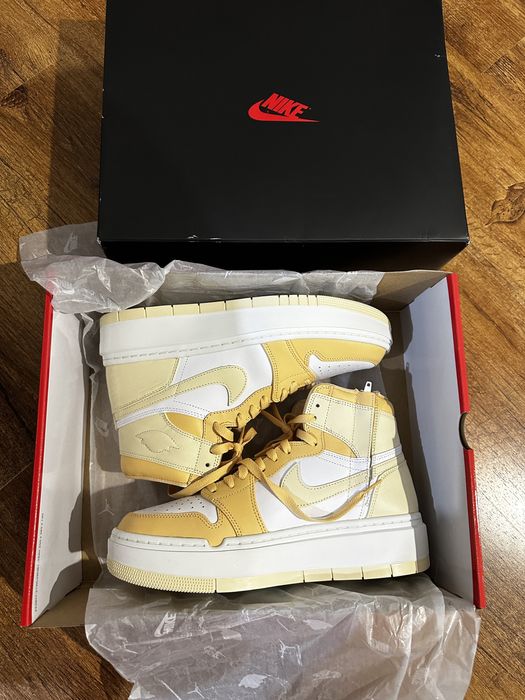 Vand Air Jordan 1 Elevate High, noi, marimea 43.  Pret: 500 lei