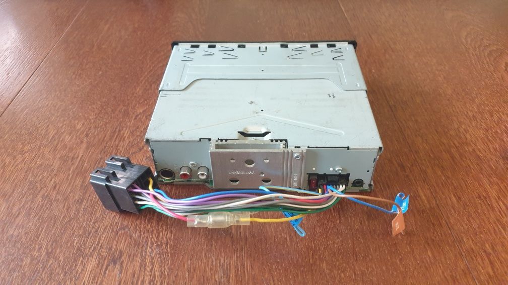 Авто плеър радио музика за кола Кенуулд Kenwood MP-3 USB AUX Bluetooth