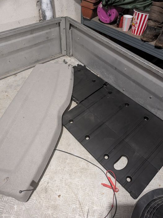 Кора и разделител за багажник за Ситроен C3 - 2006 год.