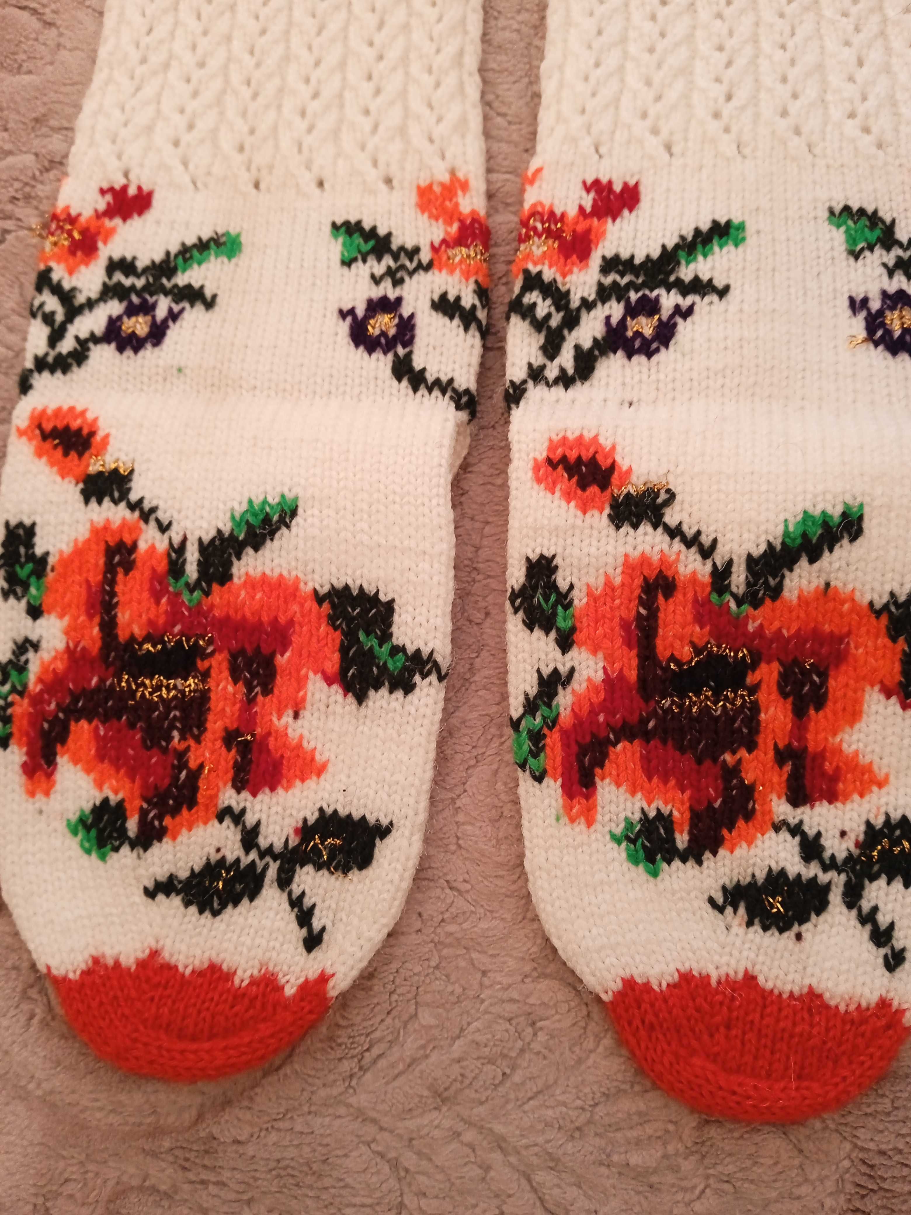 Плетени чорапи - част от народна носия