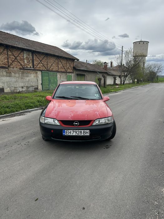 Продавам opel bektra B на части 2.0 бензин 136 коня