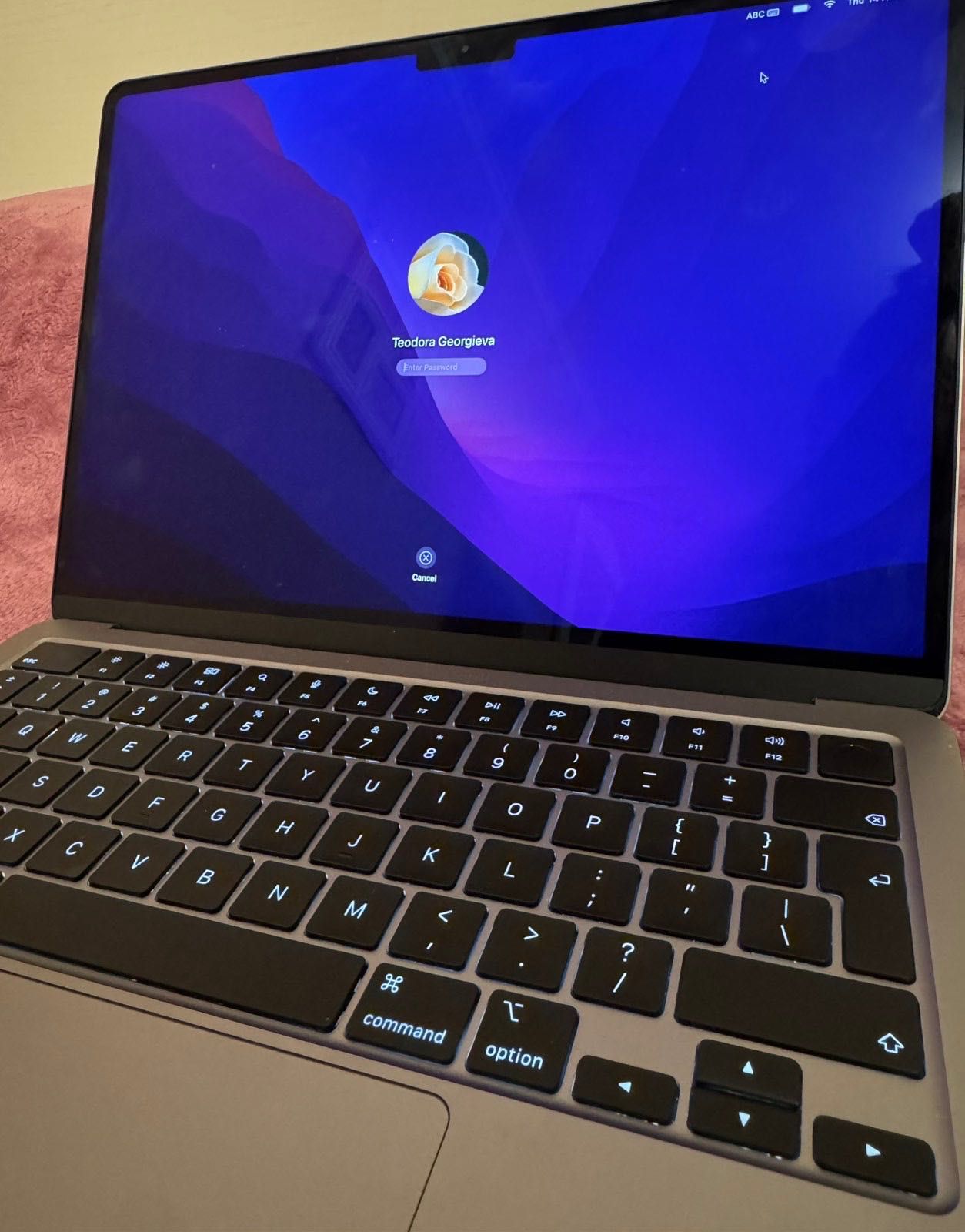 MacBook Air 13.6” M2 (2022)-100% Батерия | Пълен комплект