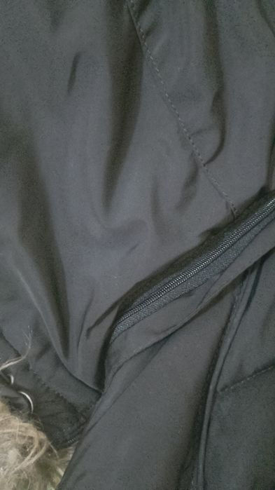 Дълго дамско зимно яке със пухена качулка