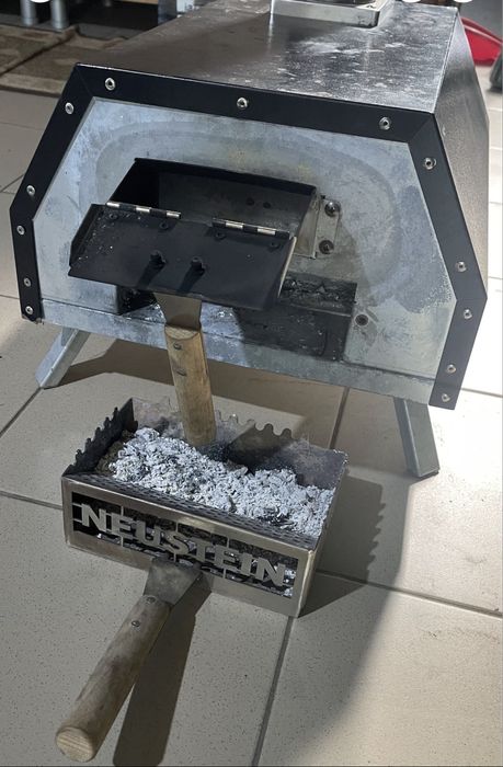 Cuptor de pizza pe peleți sau lemne