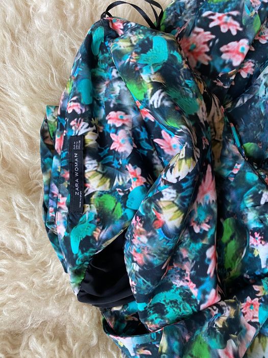 Rochie înflorată Zara