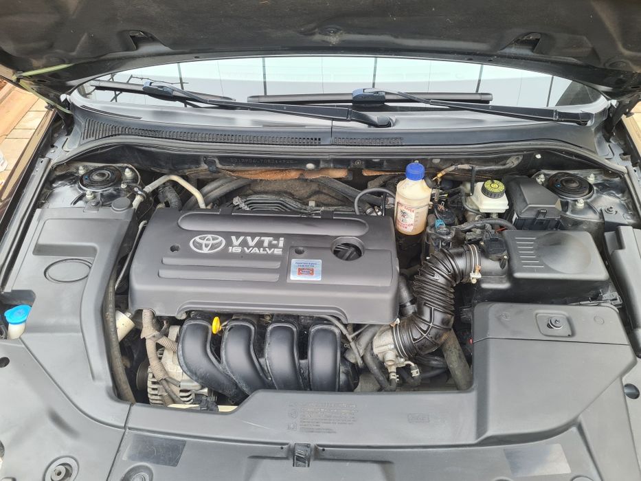 Toyota avensis 1.8 benzina