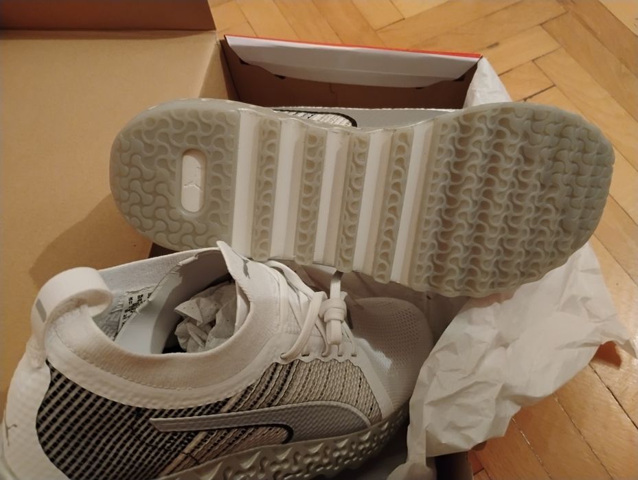 Мъжки маратонки Puma Calibrate White/Grey
195 лв