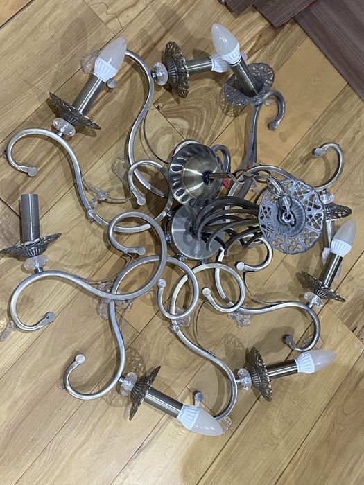 Продам люстру в хорошем состоянии