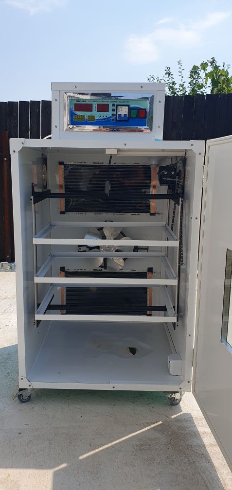Incubator profesional
