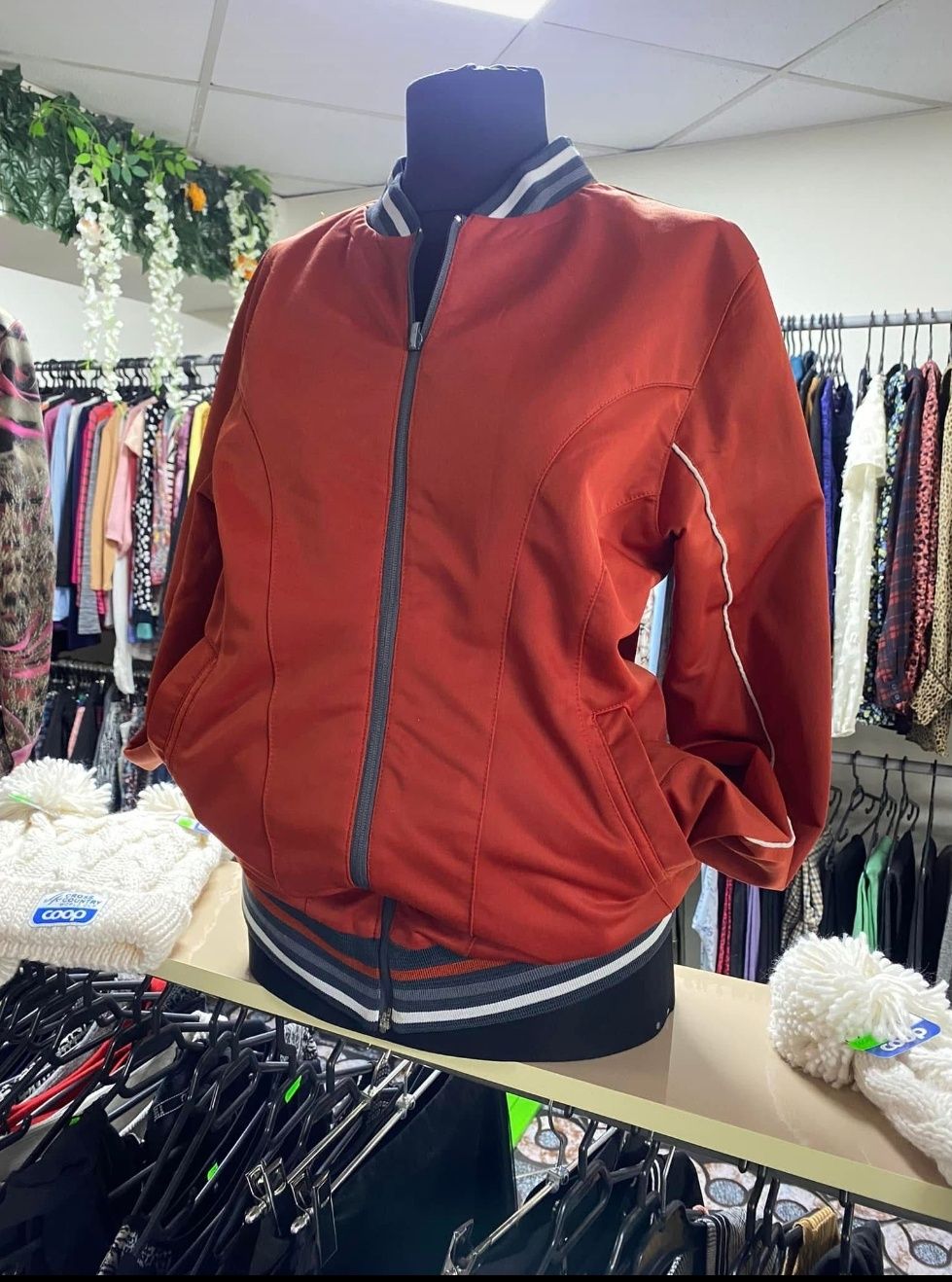 Lot Saci Haine Second Hand categ Cremă-Extra (aprox. 400 buc)