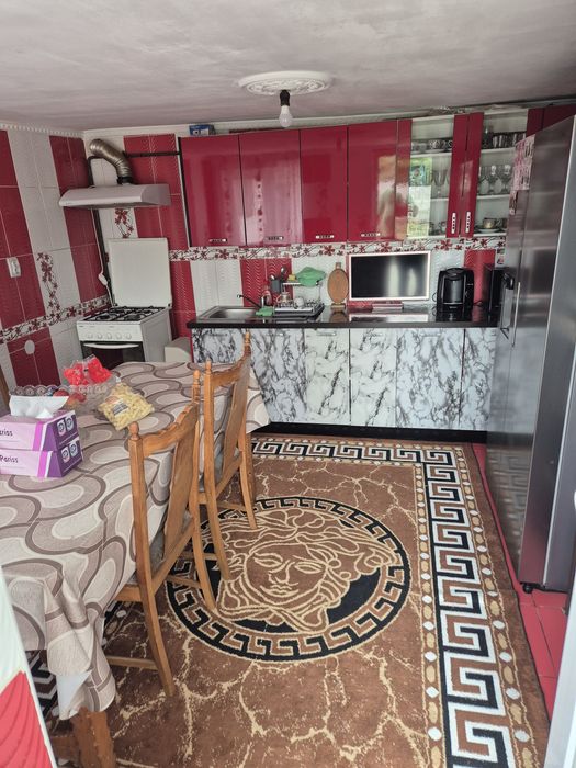 Vând casa în craiova