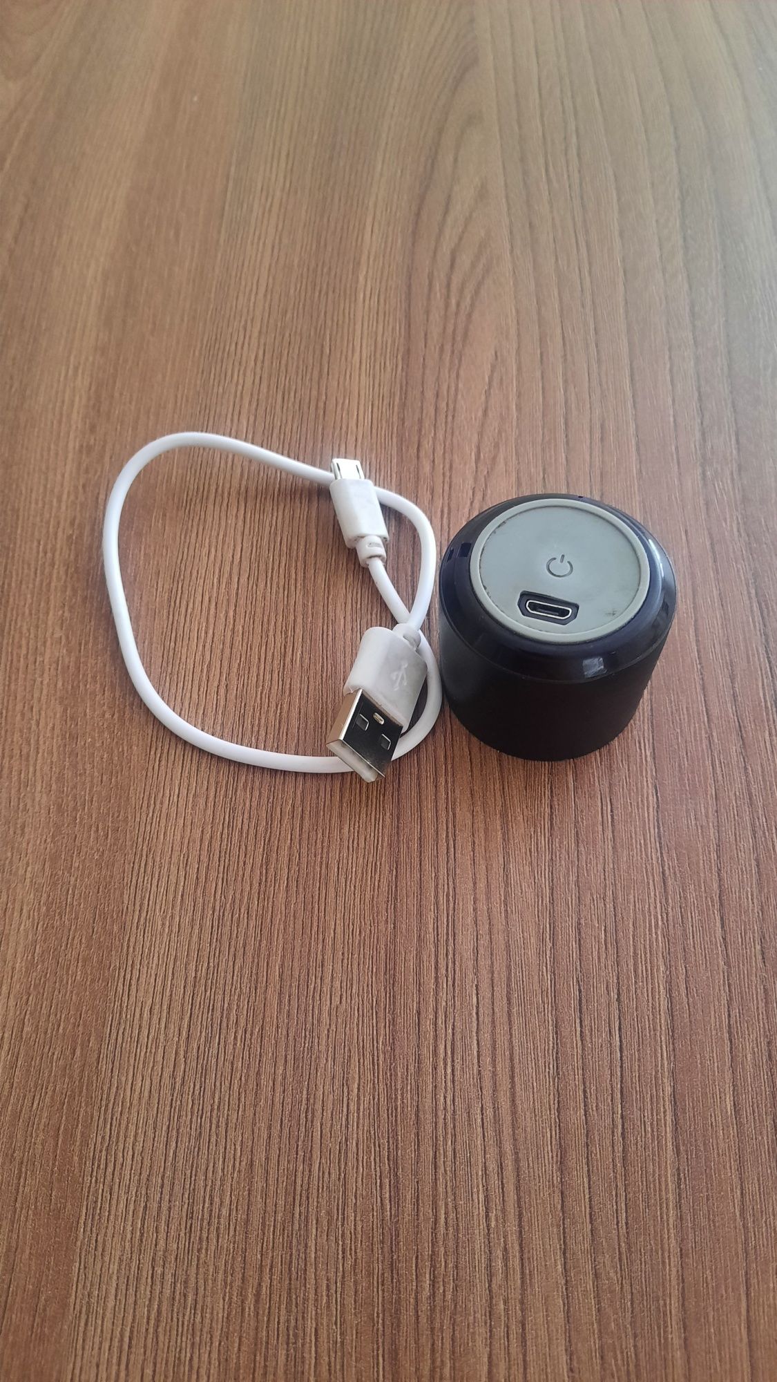 Продам мини музыкальную bluetooth колонку