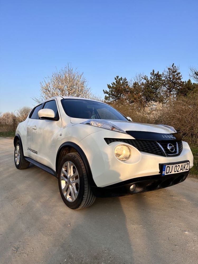 Nissan Juke Alb, diesel  Caroserie SUV,Înmatriculat