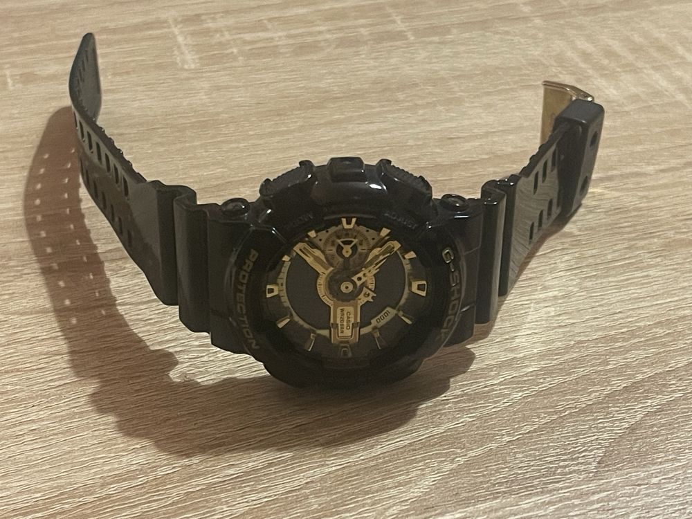 G-shock Gold - часовник