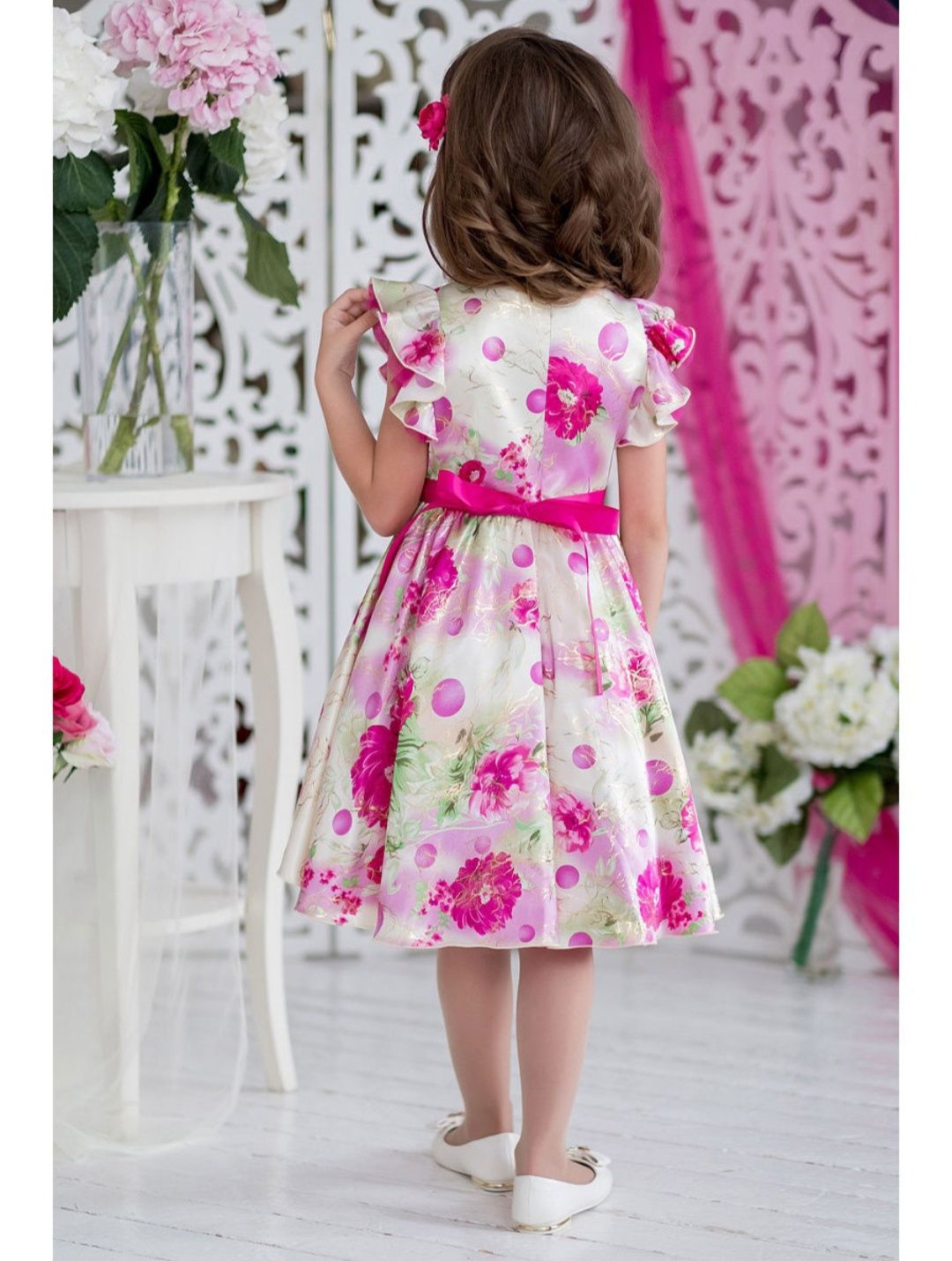 Шикарное платье для девочки, размер 116 ,на 4-5 лет