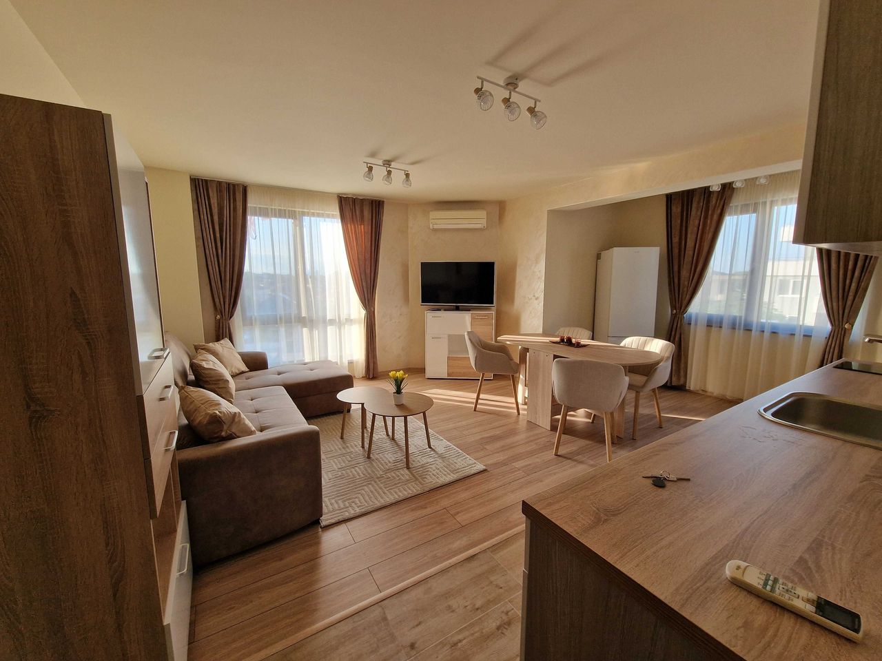 Дава се под наем Двустаен апартамент в Асеновград - 61 кв.м за 306 € - Снимка #6