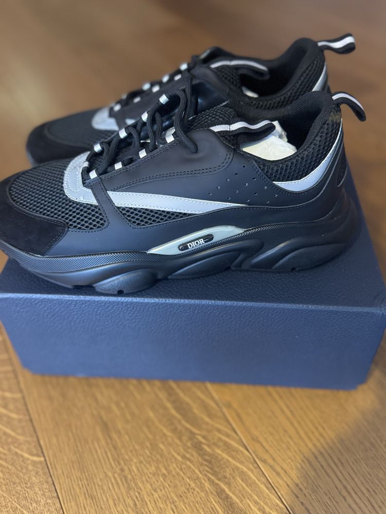 Dior b22 new never worn