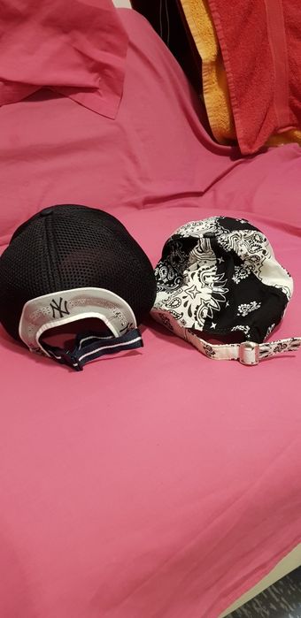 Vand șepci diverse mărci