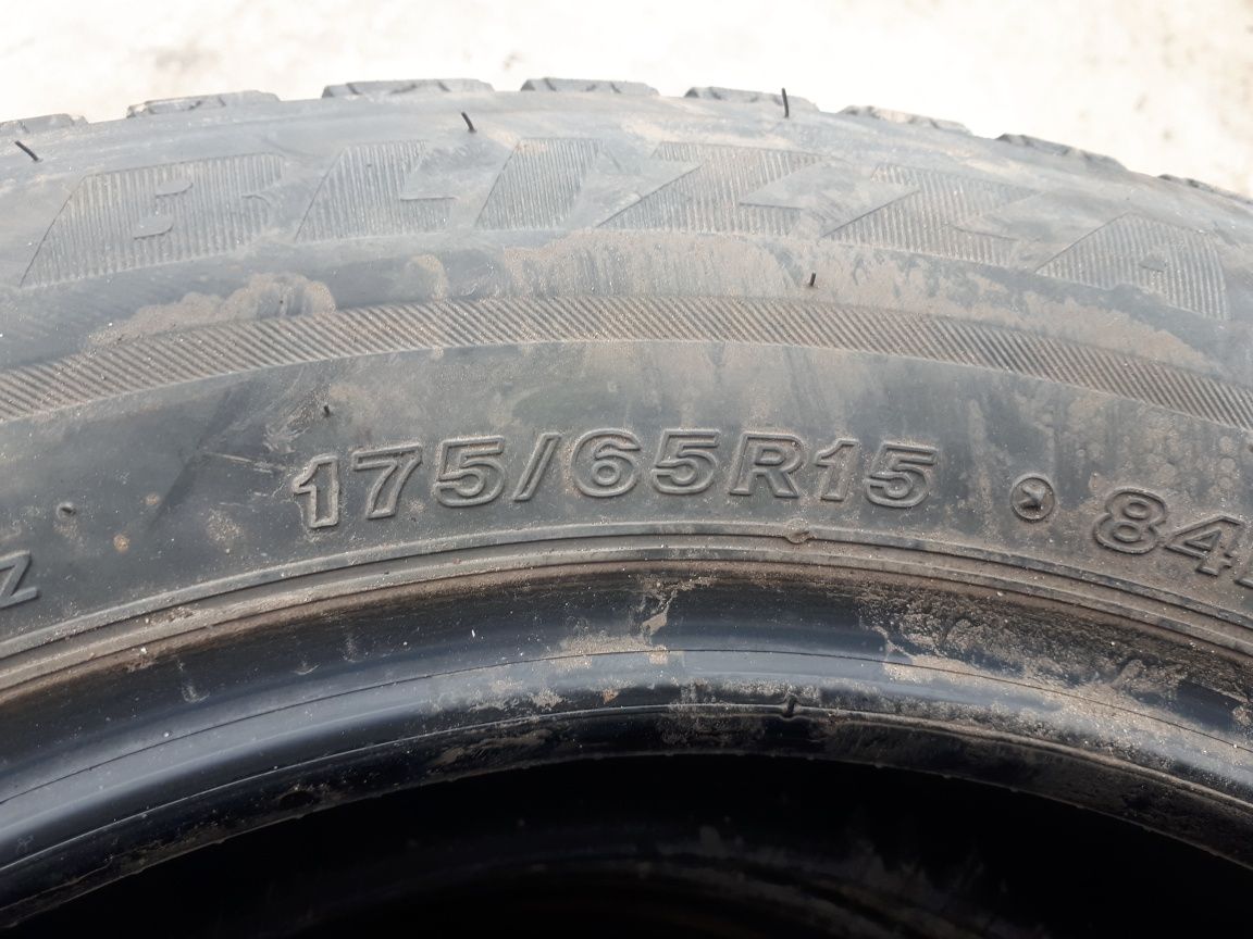 Зимни гуми Bridgestone DOT 2014 грайфер 6мм 175/65/15