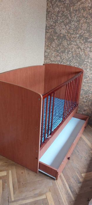 Продавам детска кошара