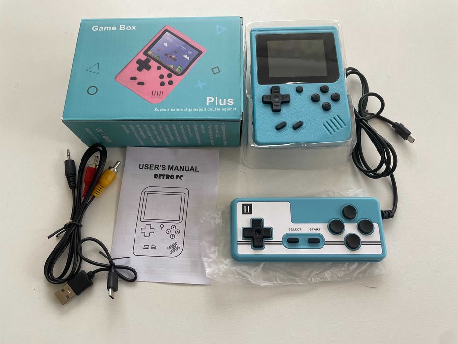 Преносима игрова конзола с 500 Вградени игри