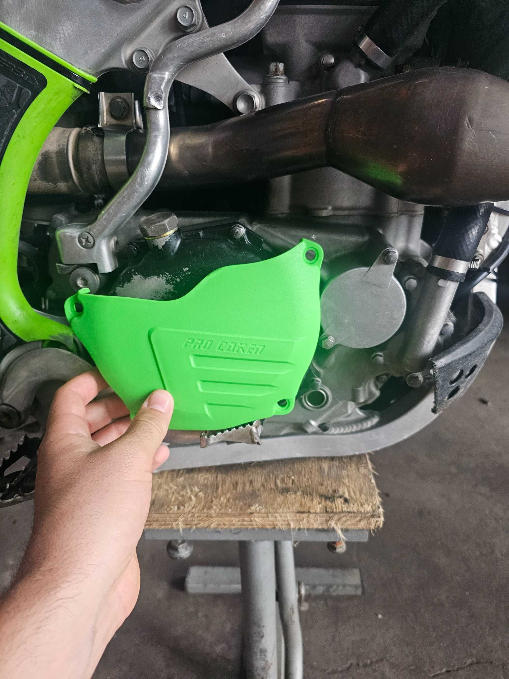 Капак (гард) kawasaki kx250