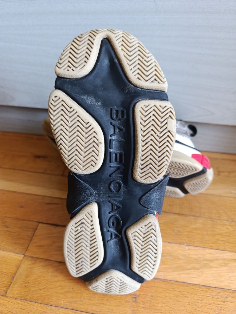 Balenciaga  Gucci  - 36 номер