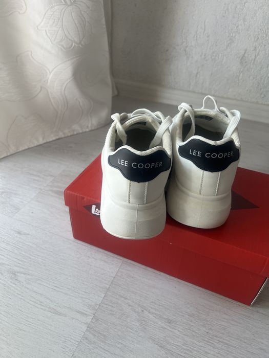Спортни обувки Lee Cooper