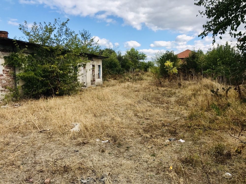 Имот в центъра на с.Бегово