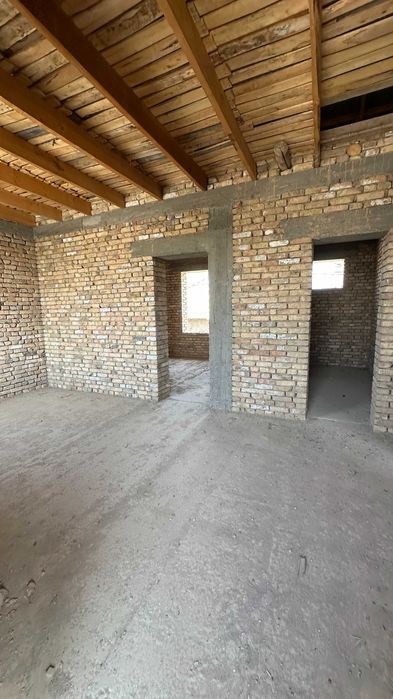 Продается 2-этажный, 6-комнатный кирпичный дом