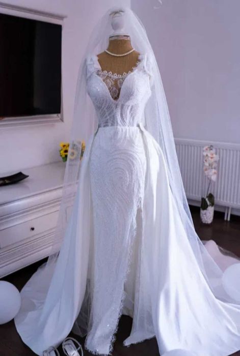 Rochie mireasa (cu trena detasabila)