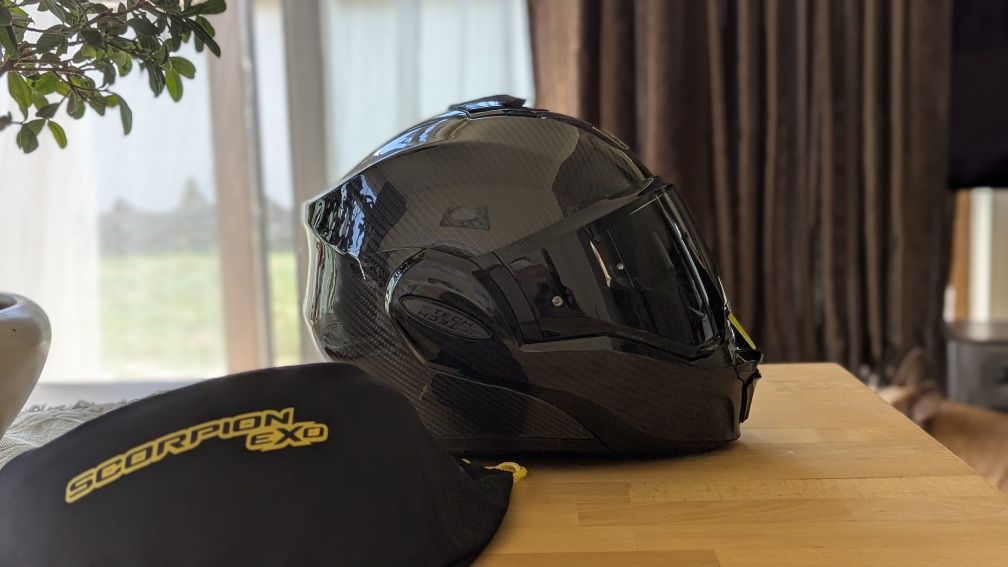 Каска Scorpion EXO-TECH CARBON