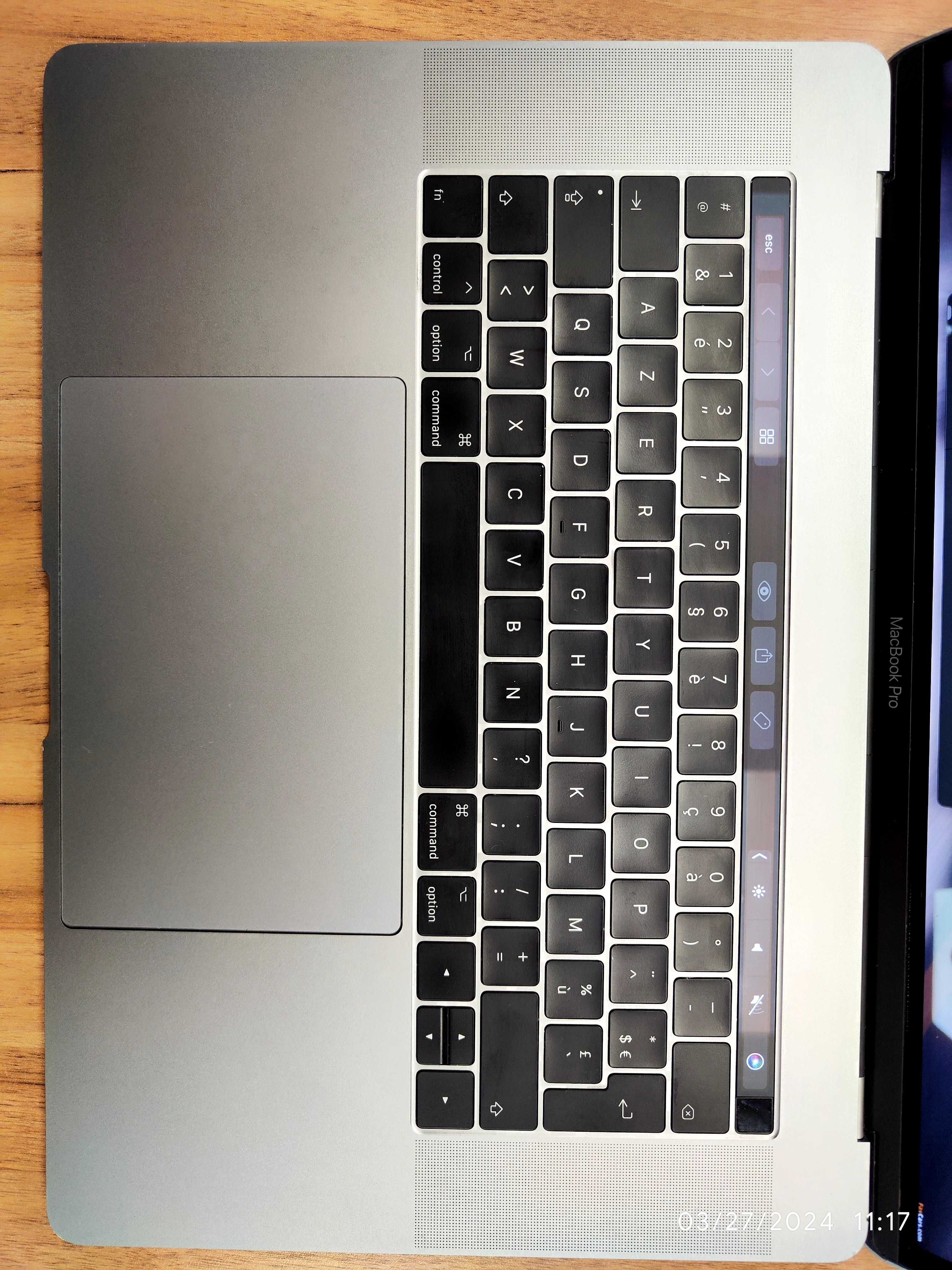 MacBookPro 15,4 (Core i7) Model A1707
