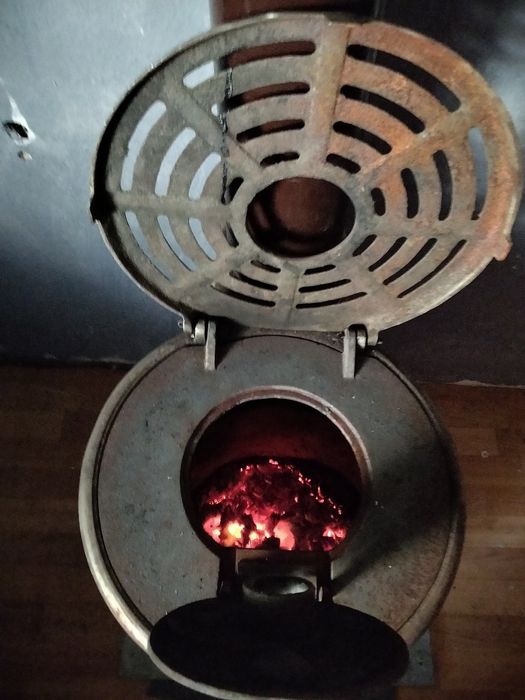 Почти Нова Печка на твърдо гориво