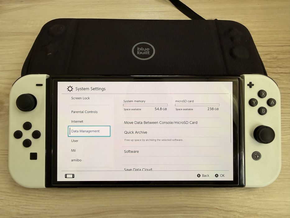 Nintendo Switch OLED – 256 GB – Stare foarte bună + 3 jocuri fizice