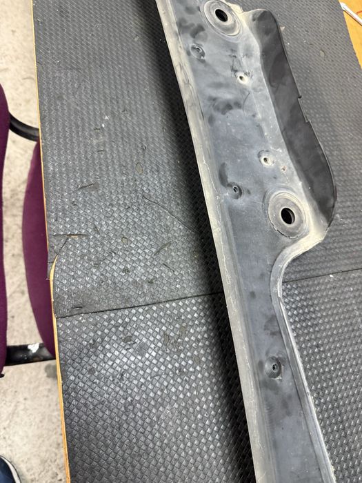 Кора под чистачки БМВ Е60 Е61