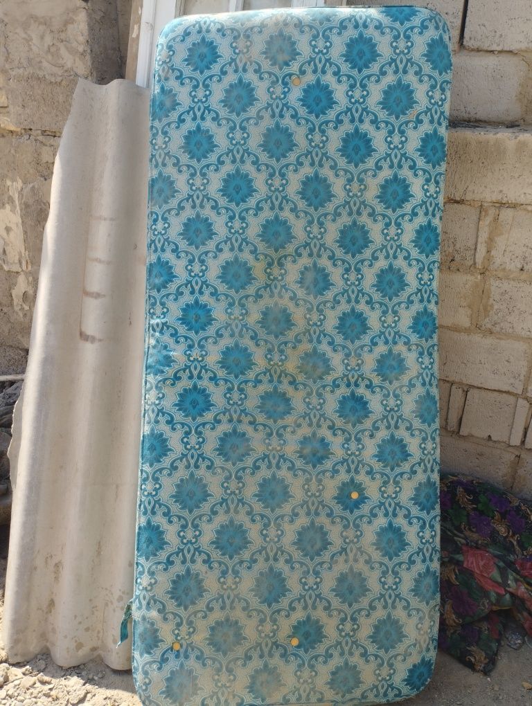 Matras otdam darom
