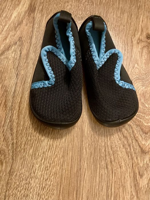 Пантофи Декатлон 22