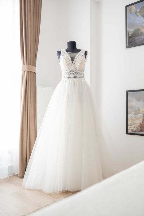 Rochie de mireasă de vânzare – ușoară, elegantă și confortabilă