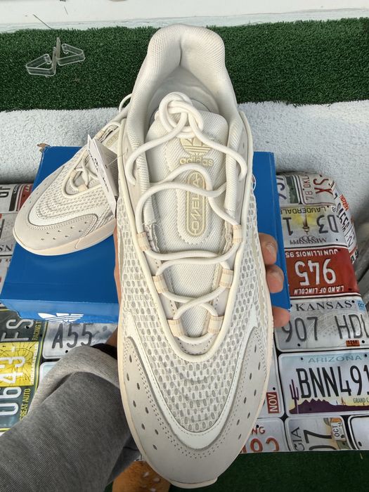 Adidas Originals Ozelia, чисто нови, 43 1/3