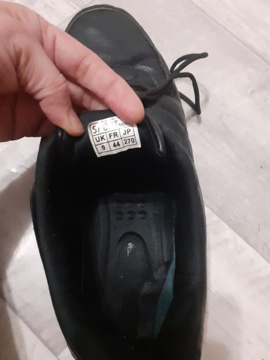 Продам кроссовки мужские