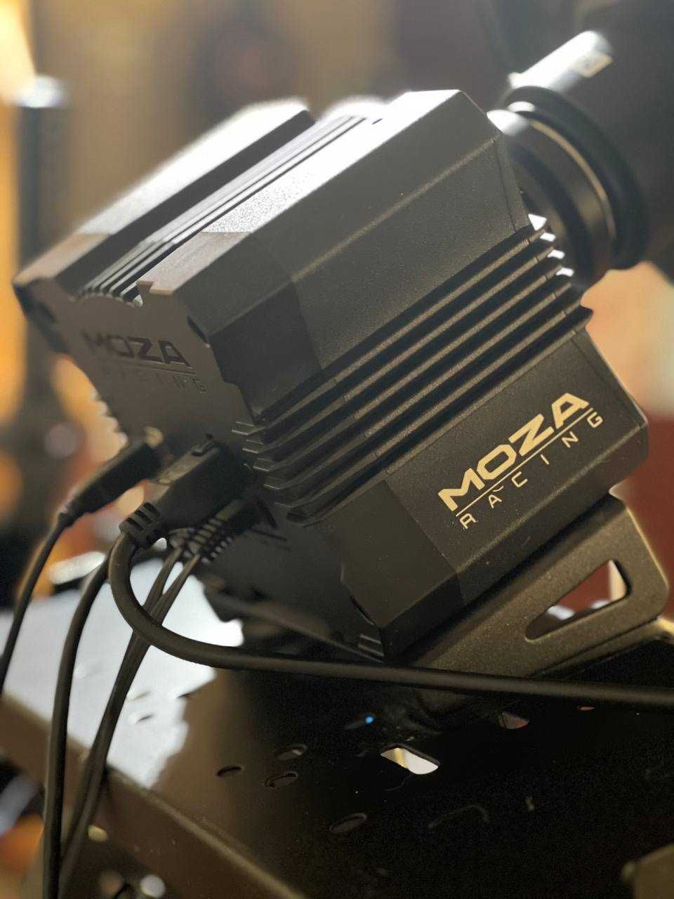 MOZA R5 Bundle + Shifter, HandBrake, Clutch Pedal.