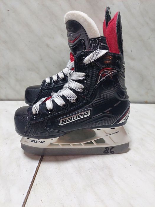 Patine 86 hochei hochey Bauer Vapor X 500 marime 28 (18  cm) impecabil