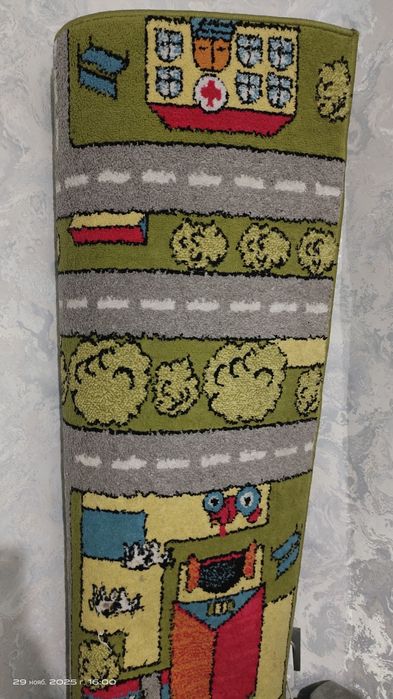 Продам ковер в детскую