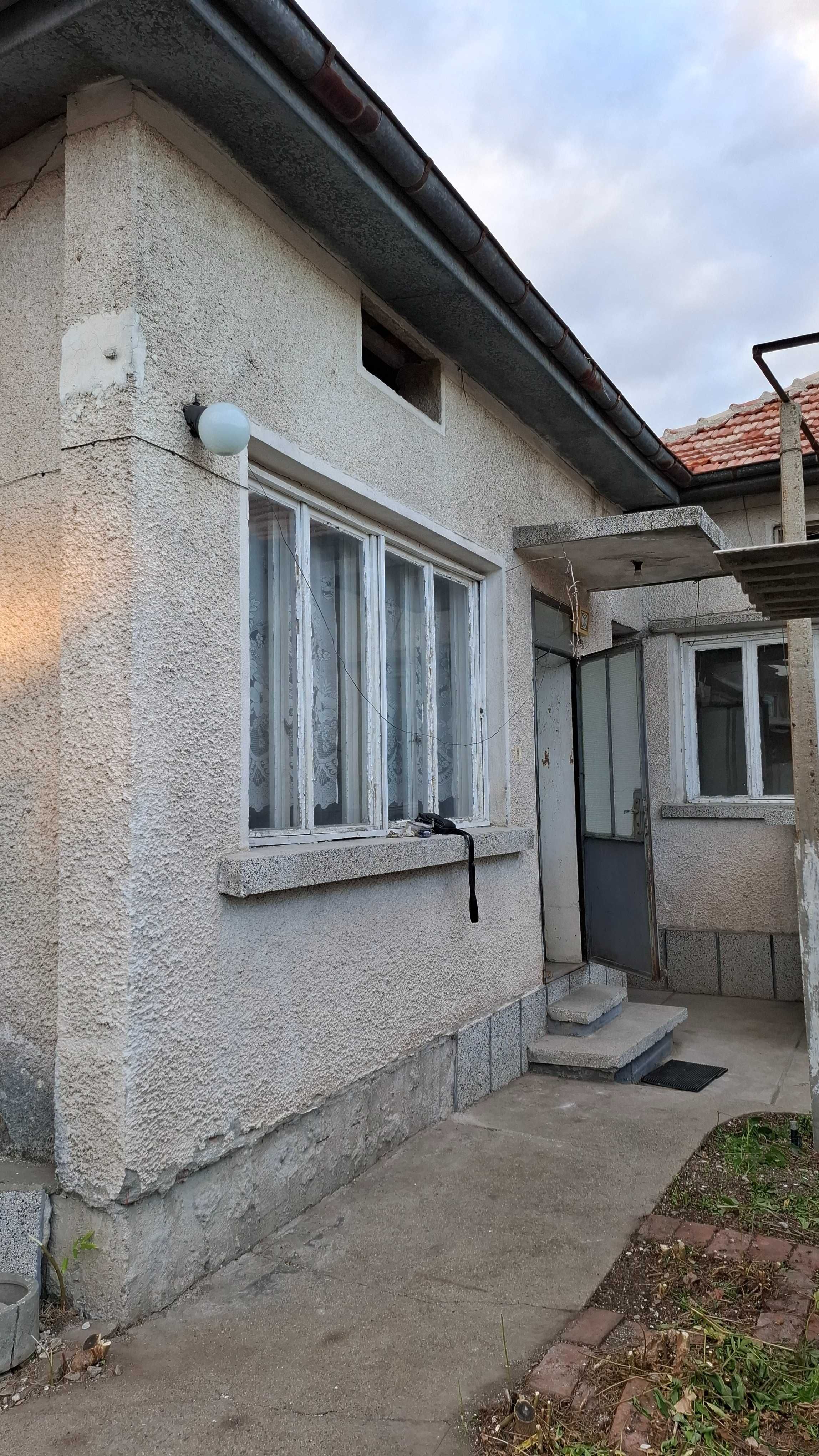 Продава къща в гр. Нова Загора, до Пазара