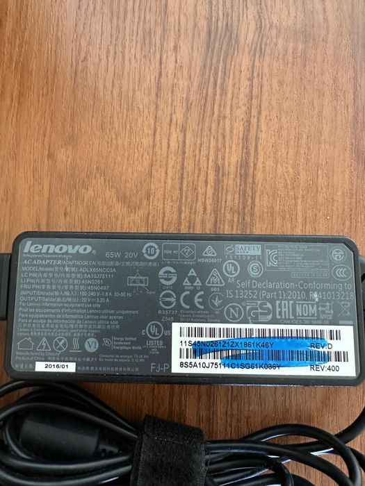 Адаптери зарядни Lenovo и HP