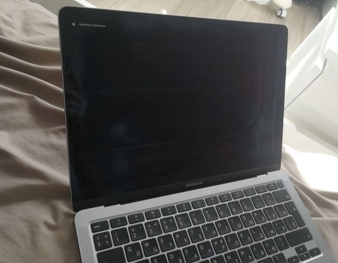 Срочно Macbook Air 2020 m1