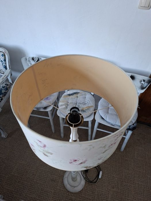 Лампион за под на стойка