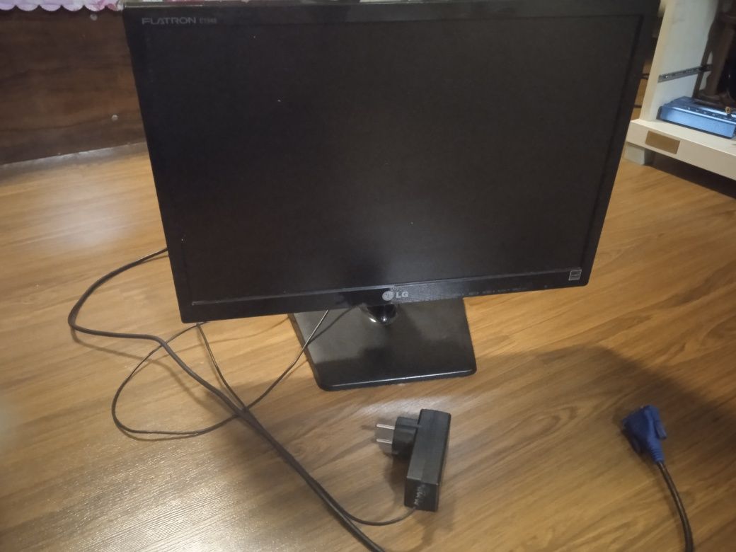 Монитор LG 18.5 дюймов